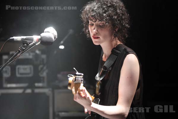 ST VINCENT - 2009-04-26 - PARIS - La Maroquinerie - Annie Clark